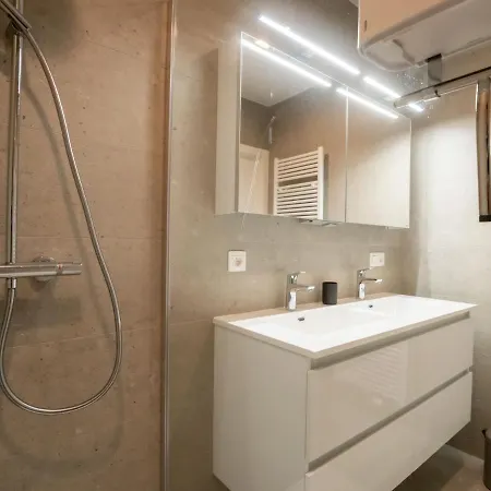 Zeestation With Parking By Interhome אוסטנדה