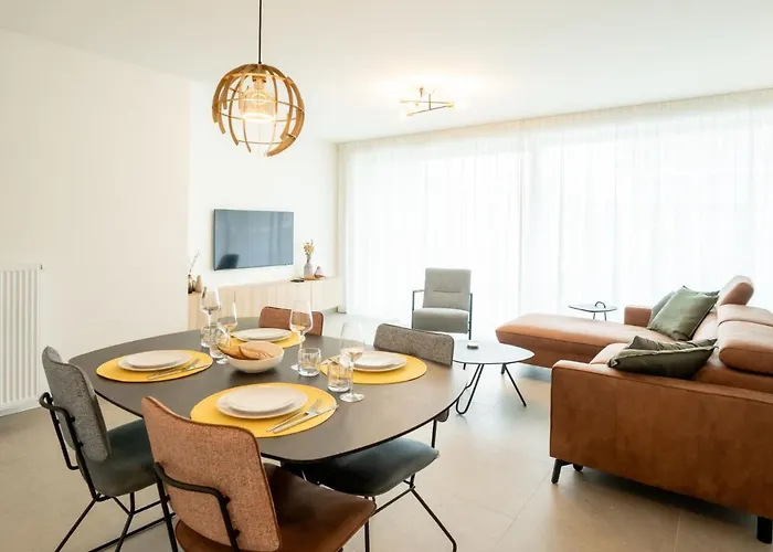 Zeestation With Parking By Interhome Daire