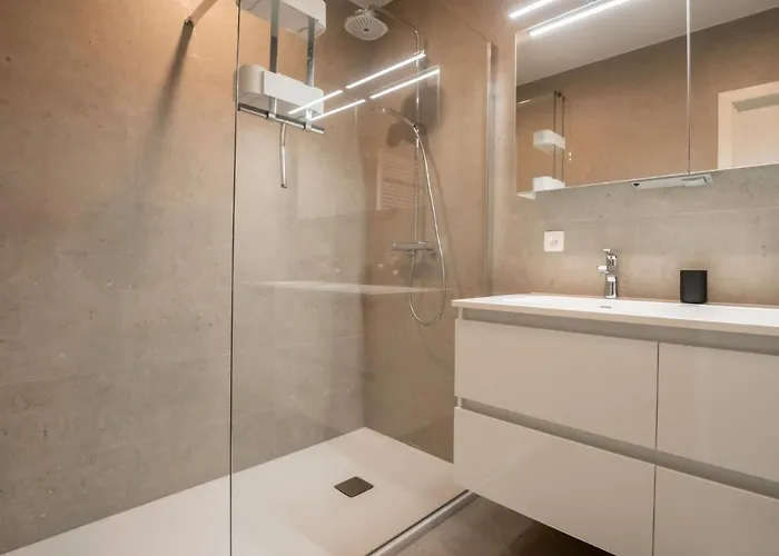 Zeestation With Parking By Interhome Daire *